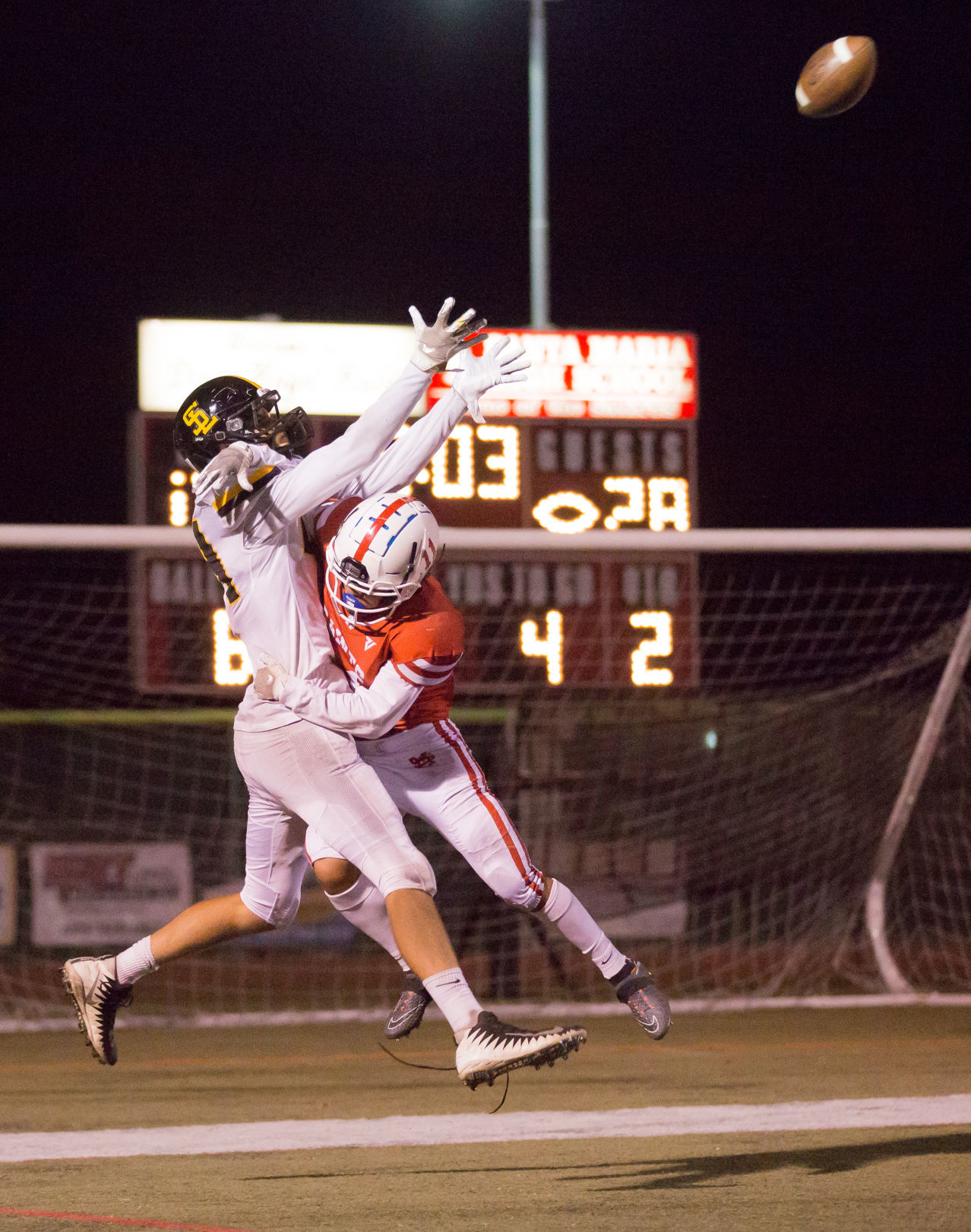 100419 SM SLO Football 04.jpg